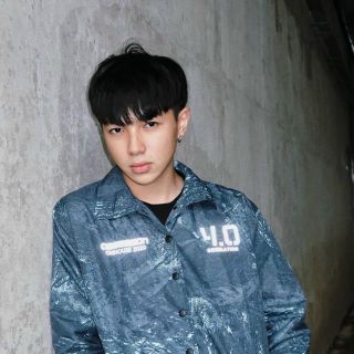 Áo khoác dù loang phát sáng form chuẩn cute