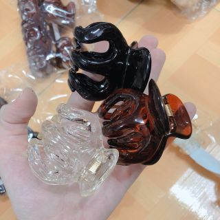 Kẹp càng cua Thái Lan