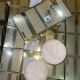 Kem body Livy vàng