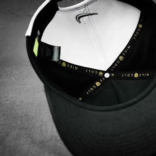 Mũ lưỡi trai N.i.k.e A.i.r trắng snap