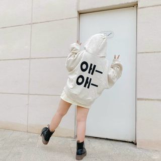 Áo khoác in OhOh đen form cánh dơi như hình vải đẹp