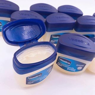 Dưỡng môi vaseline