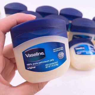 Dưỡng môi vaseline