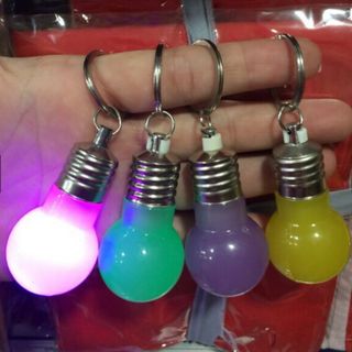 Móc khóa bóng đèn nhiều màu 8k