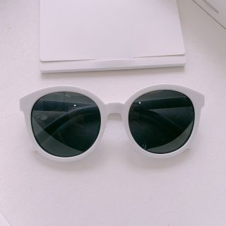 KÍNH NỮ V2D