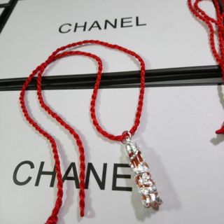 Vòng đeo cổ mặt đá xinh xắn