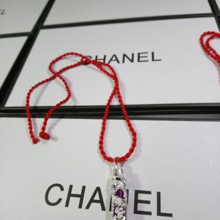 Vòng đeo cổ mặt đá xinh xắn