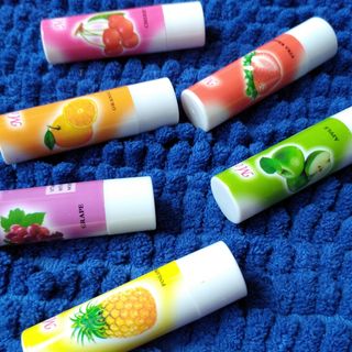Son thỏi dưỡng môi rất thơm tô lên có màu hồng