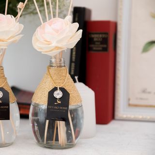TINH DẦU NƯỚC HOA LEO 50ML THƠM PHÒNG ( HỘP SANG TRỌNG TẶNG KÈM QUE,HOA KHUẾCH TÁN )