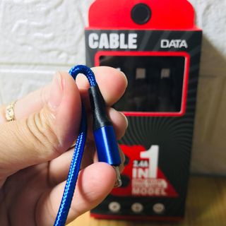 Cáp sạc 3 đầu hộp đẹp