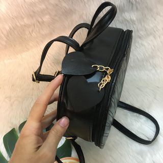 Balo trần chỉ trái tim Thuỷ Tiên