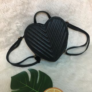 Balo trần chỉ trái tim Thuỷ Tiên