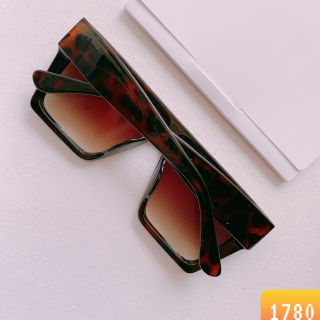 MẮT KÍNH 1780