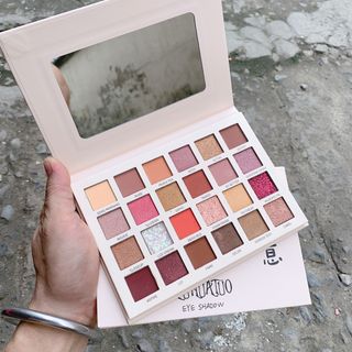 Phấn mắt 24 ô nội địa trung