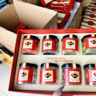 HỘP QUÀ TẾT 8 HŨ KẸO MỨT giá sỉ