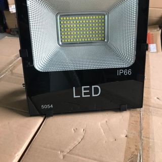 Đèn pha LED 100W 5054 dùng ngoài trời giá sỉ