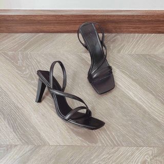 Sandal Gót V Quai Mảnh