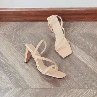 Sandal Gót V Quai Mảnh