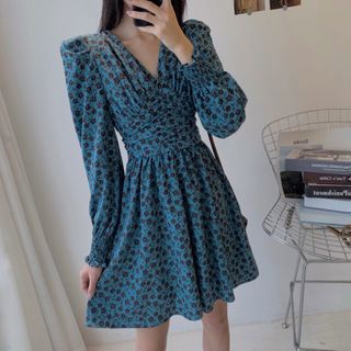 ĐẦM XOÈ HOA XANH TAY DÀI BO THUN - DT1432