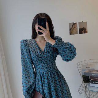 ĐẦM XOÈ HOA XANH TAY DÀI BO THUN - DT1432