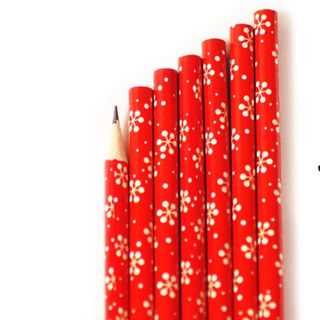 Bút chì đẹp đủ mẫu 10c tặng 2 chuốc