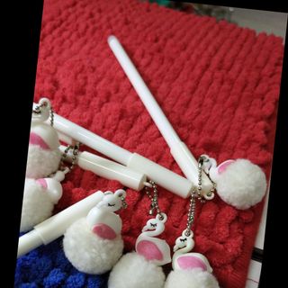 Bút mực nước đen mẫu thiên nga