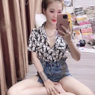 Áo sơ mi tay ngắn chữ D
