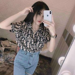 Áo sơ mi tay ngắn chữ D