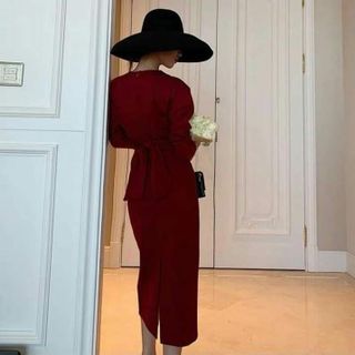 ĐẦM BODY CỘT XOẮN EO