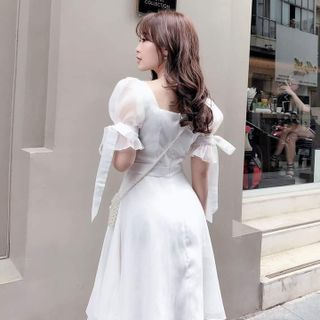 ĐẦM XÒE NƠ TAY