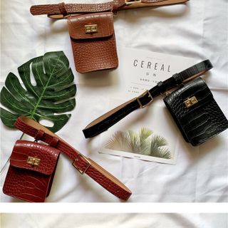 Túi có sẵn trên thắt lưng nữ