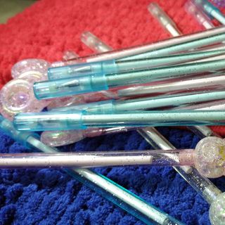 Bút mực nước. Mực tím đẹp