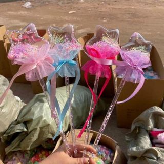 Đũa thần lắc cháy đèn đủ màu