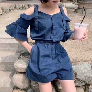 JUMPSUIT NGẮN DENIM TRỄ VAI TAY LOE - DT1431