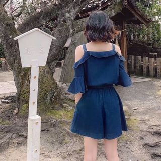 JUMPSUIT NGẮN DENIM TRỄ VAI TAY LOE - DT1431