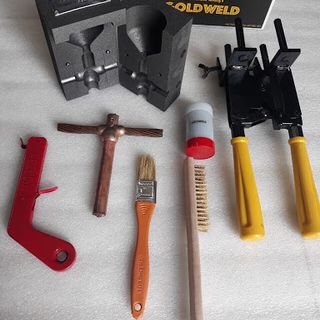 Khuôn hàn hóa nhiệt chữ T cho cọc D16 và cáp M70 (gồm tay kẹp, súng hàn và bộ vệ sinh khuôn hàn )