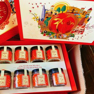 Hộp quà mứt Tết 8 vị