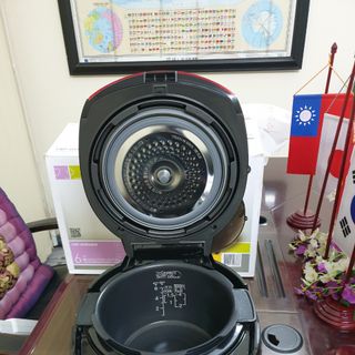 NỒI CƠM ĐIỆN CUCKOO MÃ HVB0680SE