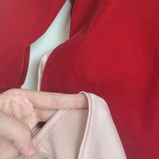 Áo dài cách tân vải đỏ nhung đính ngọc cho bé