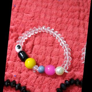 Sỉ. Chuỗi đeo tay mix đủ màu. Giá sỉ 13k/1 chuỗi. Ngẫu nhiên đủ mẫu. Ko mẫu nào giống mẫu nào. Mẫu mới nhất. Hàng siêu đẹp