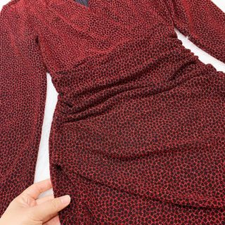 Đầm body vạt chéo giấu bụng