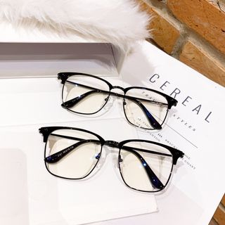 Mắt kính giả cận kim loại màu đen