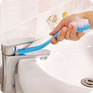 Bàn chải vệ sinh giày và chà gót chân chuyên dụng