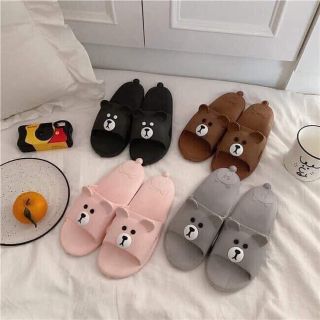 DÉP GẤU ĐI TRONG NHÀ NGOÀI TRỜI
