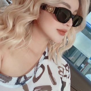 Mắt kính thời trang độc lạ sành điệu