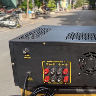 Amply Jarguar 16 sò PRO 9800D bluetooth kỹ thuật số cho giọng ca nhẹ nhàng và trung thực chống hú