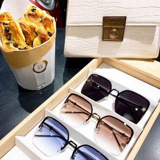 Mắt kính thời trang form vuông kim loại