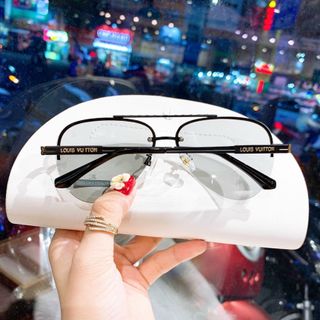 Kính thời trang đổi màu đi nắng đi đêm
