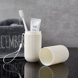 Hộp đựng bàn chải, kem đánh răng du lịch