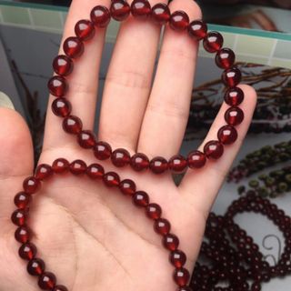 Vòng chuỗi màu đỏ 8mm